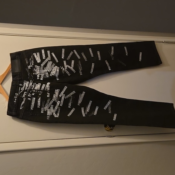 PLEASURES JEANS - Picture 2 of 8